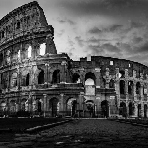 Gladiatorspelet: Kamp för Överlevnad och Underhållning i det Antika Rom